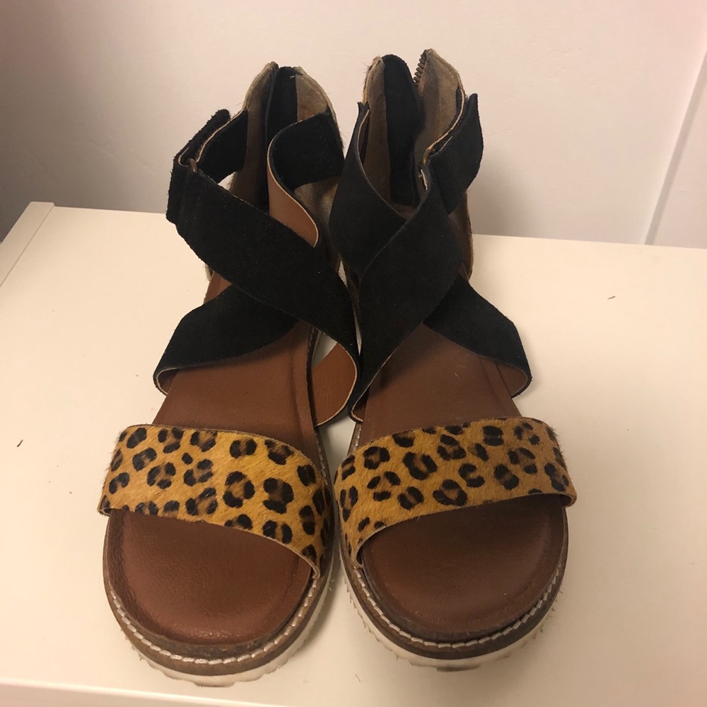 DIBA True black and animal sandals Size 8